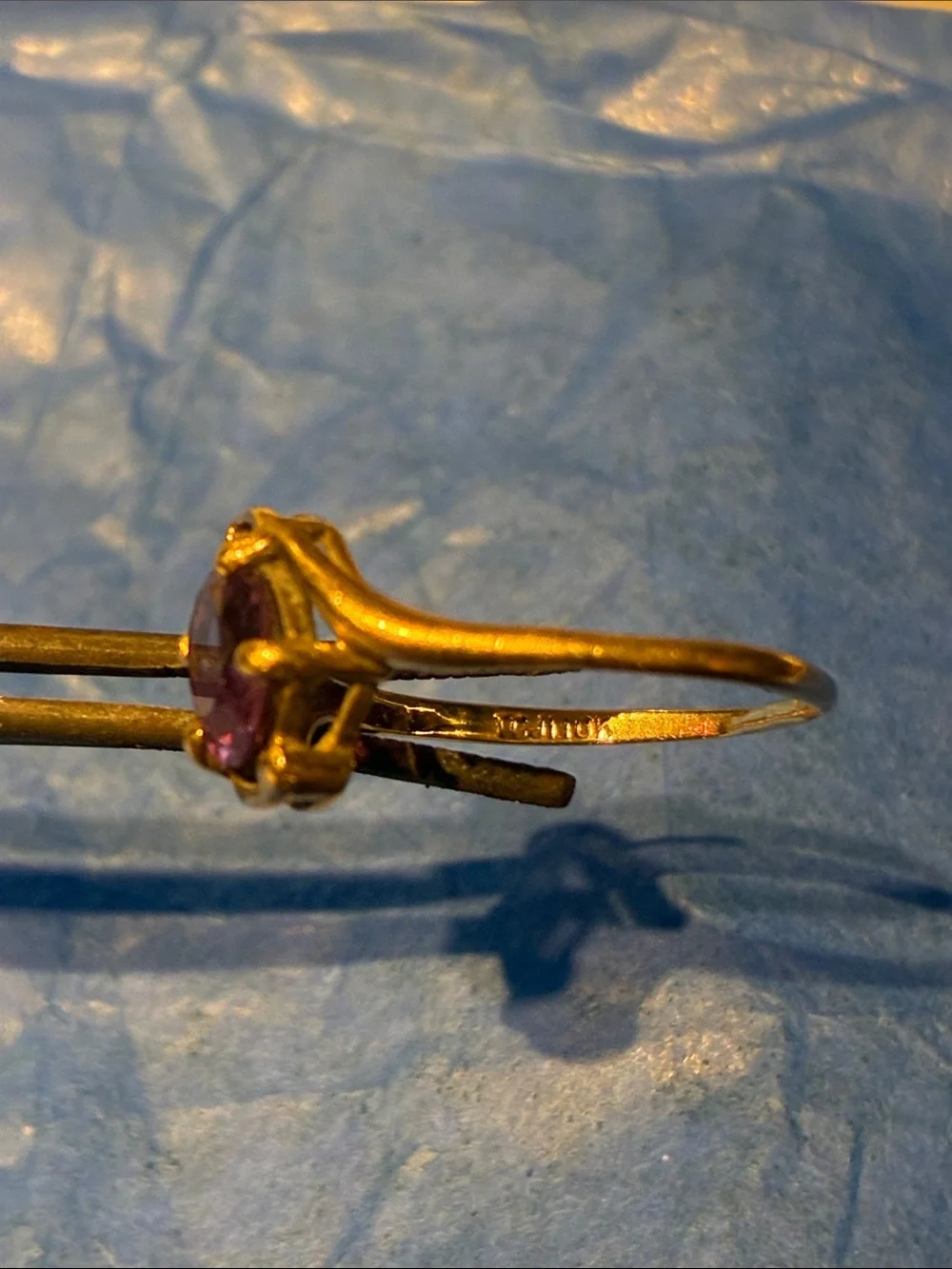 Beautiful Alexandrite Ring in 10K.          Size 6 1/2.  1.55 grams